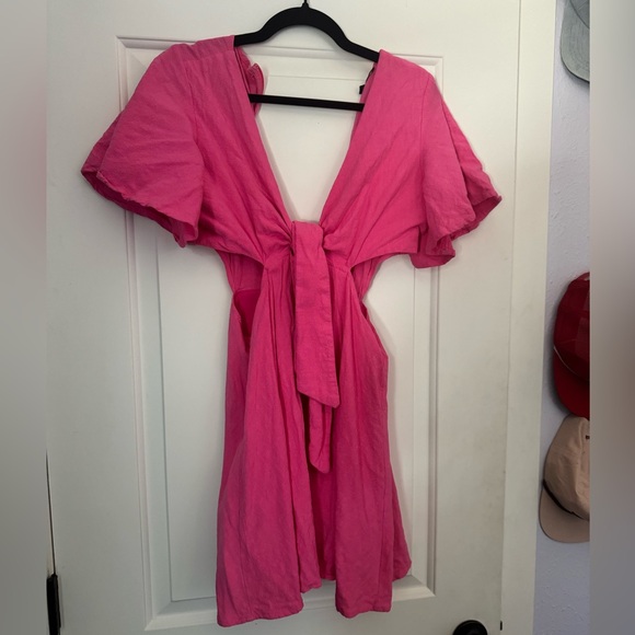 Lulu’s Pink cut out mini dress - Picture 3 of 4
